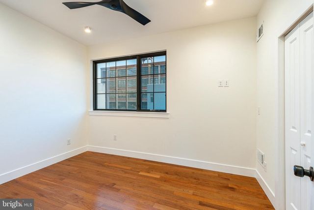 412 SEPVIVA ST, Philadelphia, PA 19125