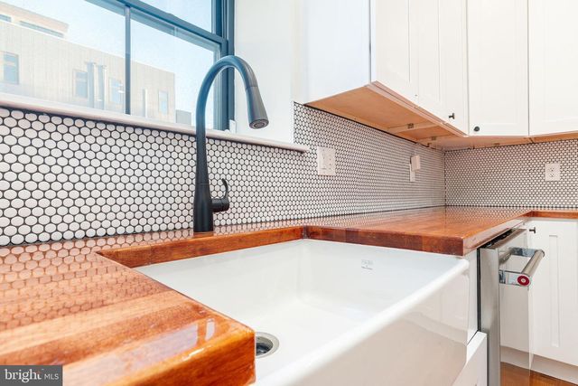 412 SEPVIVA ST, Philadelphia, PA 19125