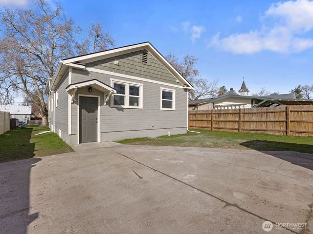 825 S 3rd Avenue, Walla Walla, WA 99362