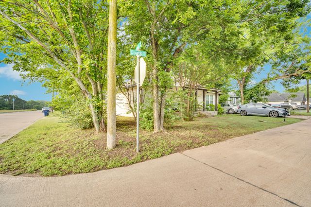 124 Coats Street, Waxahachie, TX 75165