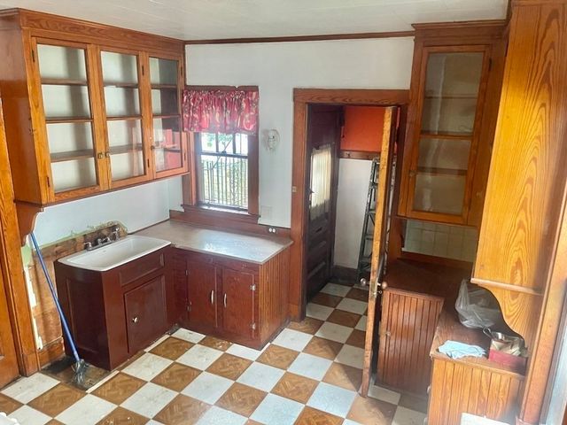 47 Pleasant St, Everett, MA 02149