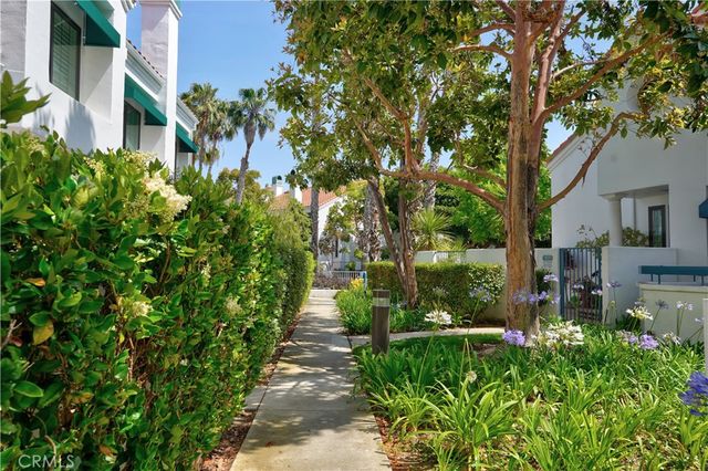 7401 Seabluff Drive 103, Huntington Beach, CA 92648