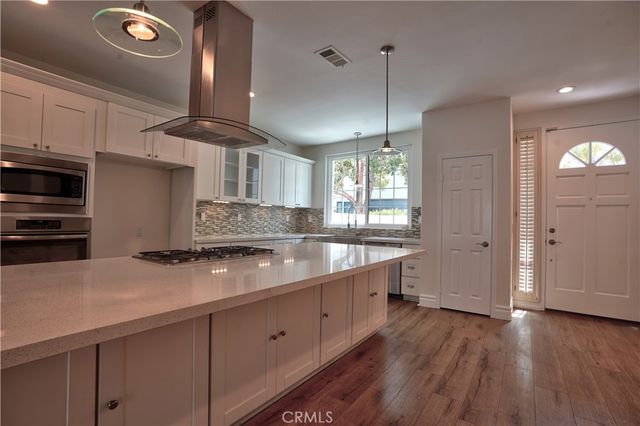 7401 Seabluff Drive 103, Huntington Beach, CA 92648