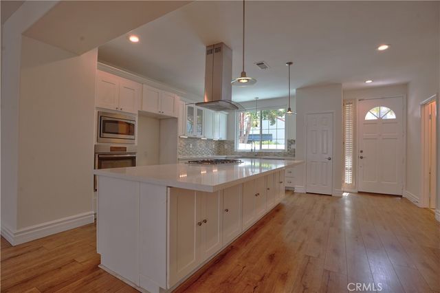 7401 Seabluff Drive 103, Huntington Beach, CA 92648
