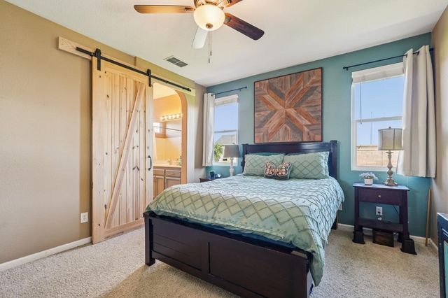 1623 Vosspark Way, Sacramento, CA 95835