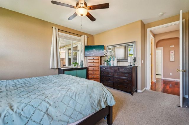 1623 Vosspark Way, Sacramento, CA 95835