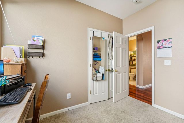 1623 Vosspark Way, Sacramento, CA 95835