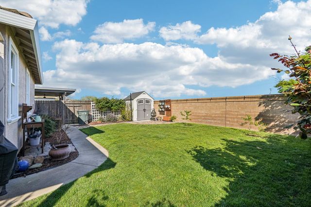 1623 Vosspark Way, Sacramento, CA 95835