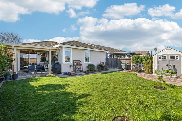 1623 Vosspark Way, Sacramento, CA 95835