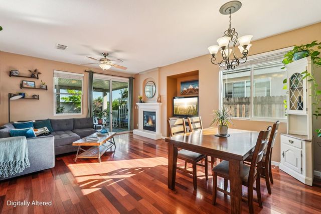 1623 Vosspark Way, Sacramento, CA 95835