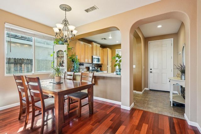 1623 Vosspark Way, Sacramento, CA 95835