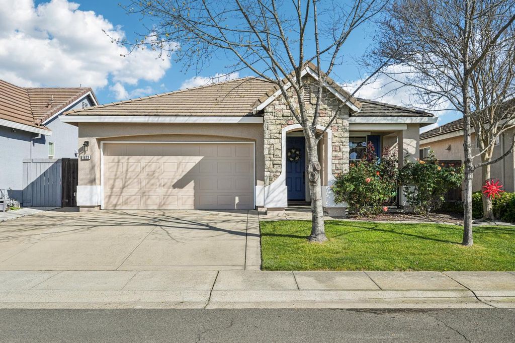 1623 Vosspark Way, Sacramento, CA 95835
