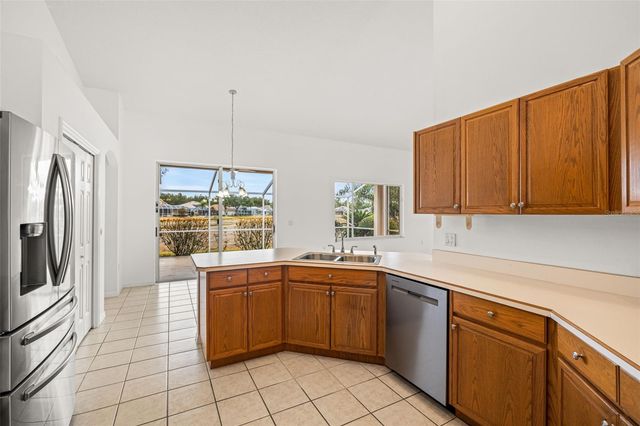 10246 TIMBERLAND POINT DR, Tampa, FL 33647