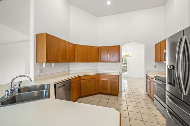 10246 TIMBERLAND POINT DR, Tampa, FL 33647