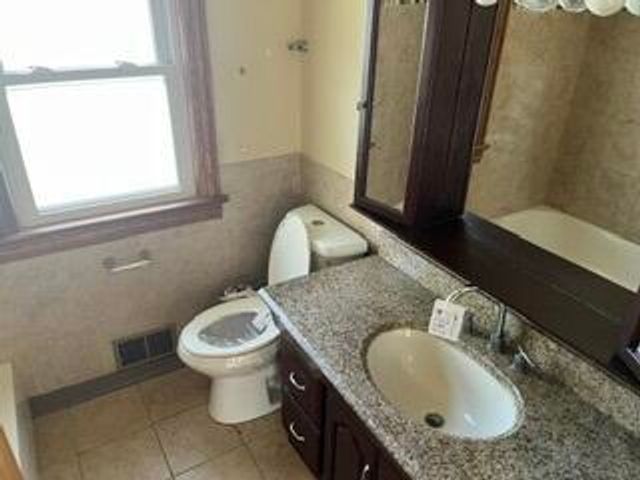 17724 Henry Street, Lansing, IL 60438