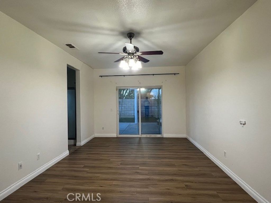 Image 10 of property listing at 2037 W Avenue H6, Lancaster, CA 93536