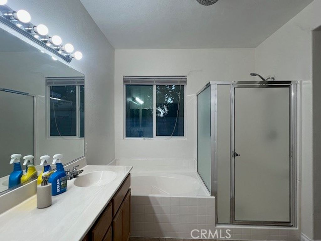 Image 12 of property listing at 2037 W Avenue H6, Lancaster, CA 93536