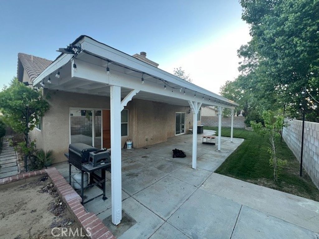 Image 21 of property listing at 2037 W Avenue H6, Lancaster, CA 93536