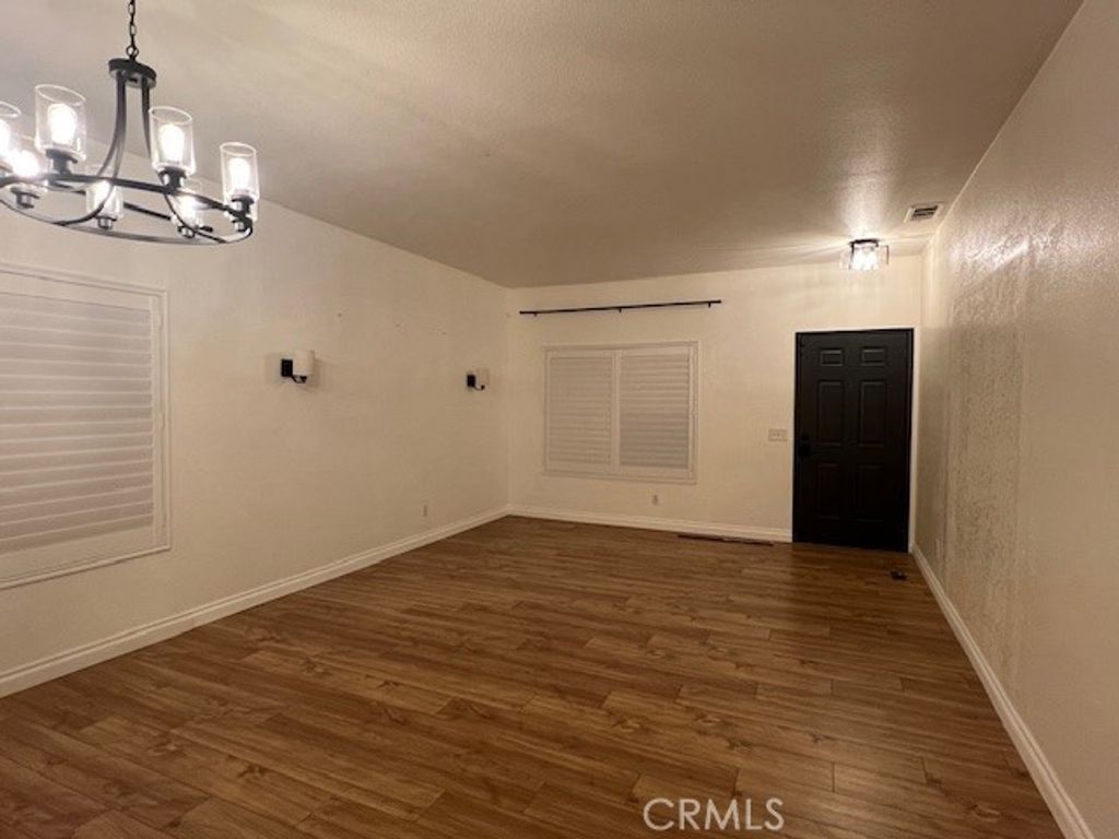 Image 5 of property listing at 2037 W Avenue H6, Lancaster, CA 93536