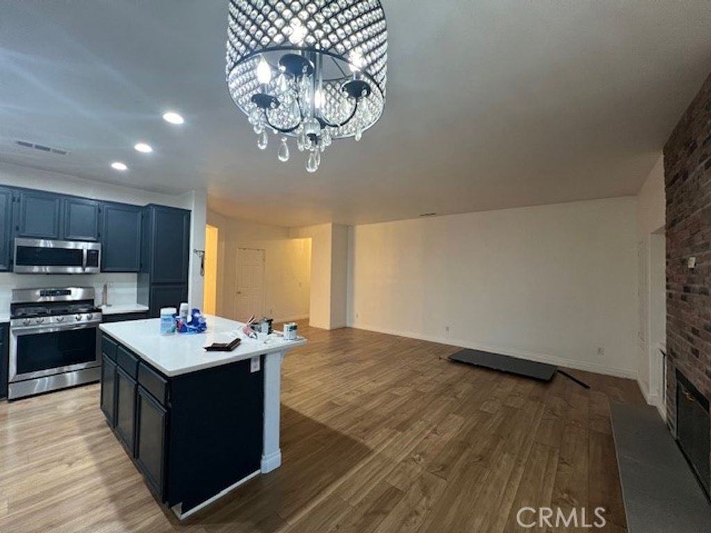 Image 6 of property listing at 2037 W Avenue H6, Lancaster, CA 93536