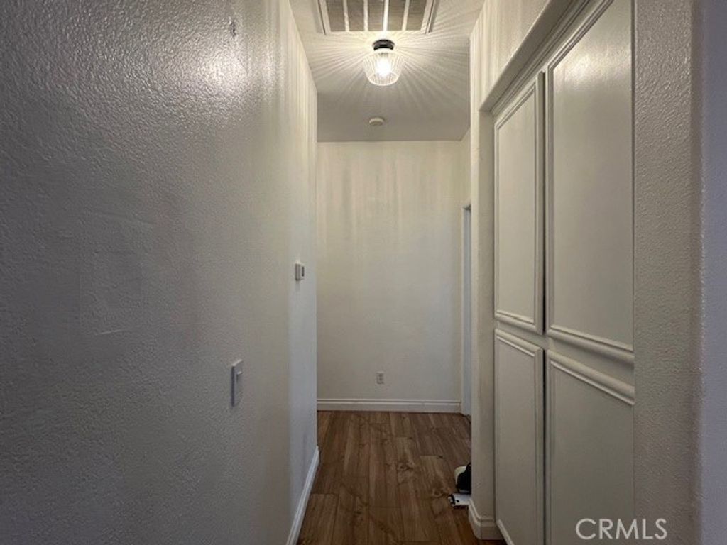 Image 9 of property listing at 2037 W Avenue H6, Lancaster, CA 93536