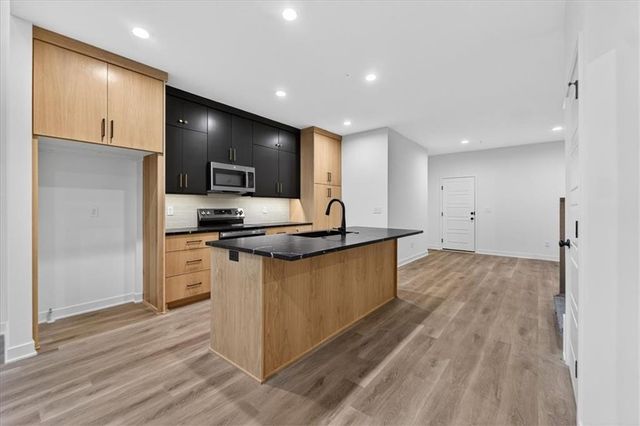 9328 Freedom Street, Lenexa, KS 66227