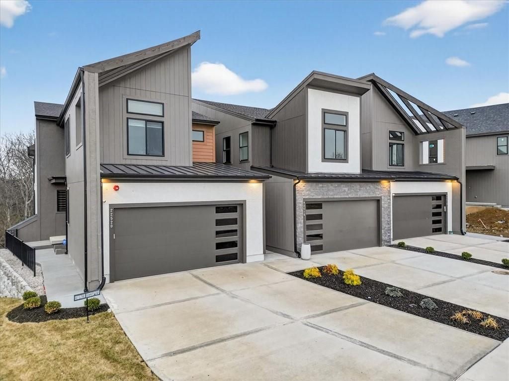9328 Freedom Street, Lenexa, KS 66227