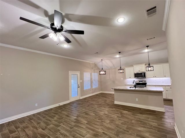 906 Tippit Lane, Greenville, TX 75402
