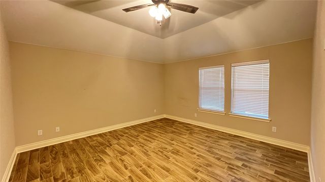 906 Tippit Lane, Greenville, TX 75402
