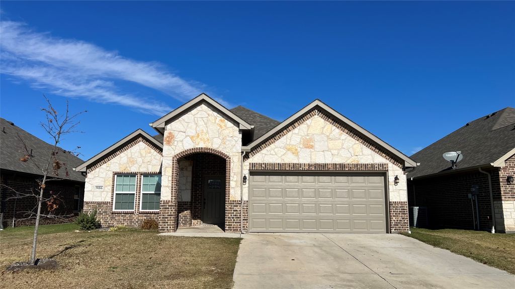 906 Tippit Lane, Greenville, TX 75402