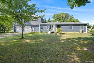 7447 Ore Lake Road, Brighton, MI 48116