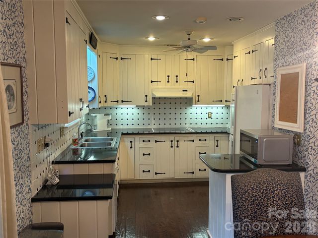 84 Wood Lily Drive, Canton, NC 28716