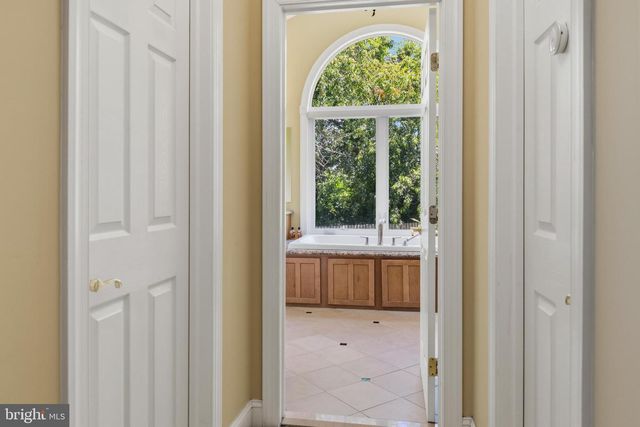6 SHEPHERDS WAY, Glenside, PA 19038