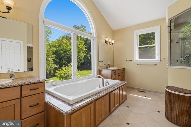 6 SHEPHERDS WAY, Glenside, PA 19038