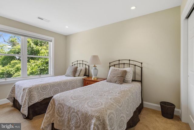 6 SHEPHERDS WAY, Glenside, PA 19038