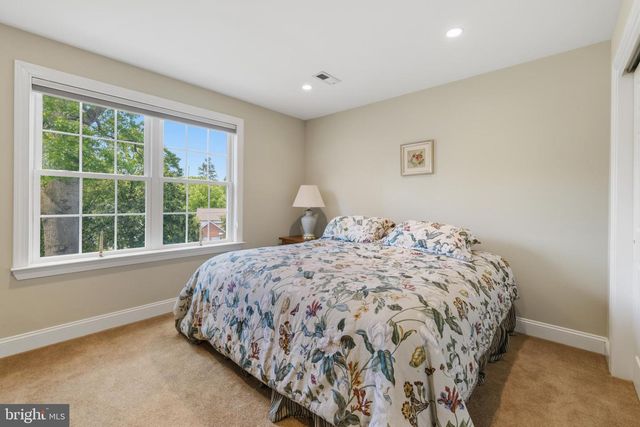 6 SHEPHERDS WAY, Glenside, PA 19038