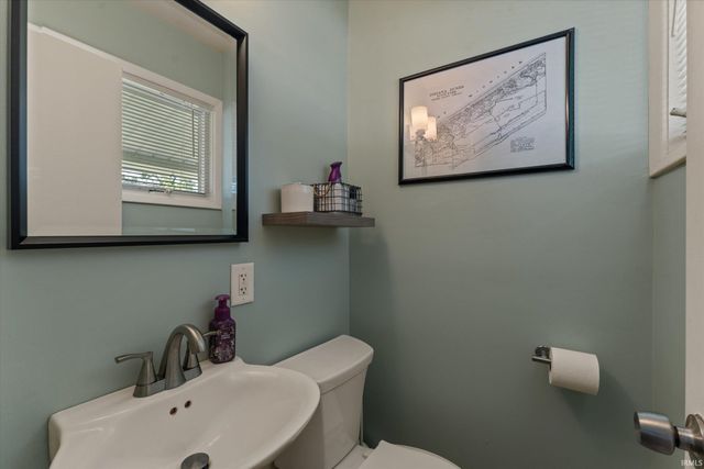 3426 Oxford Lane, South Bend, IN 46615