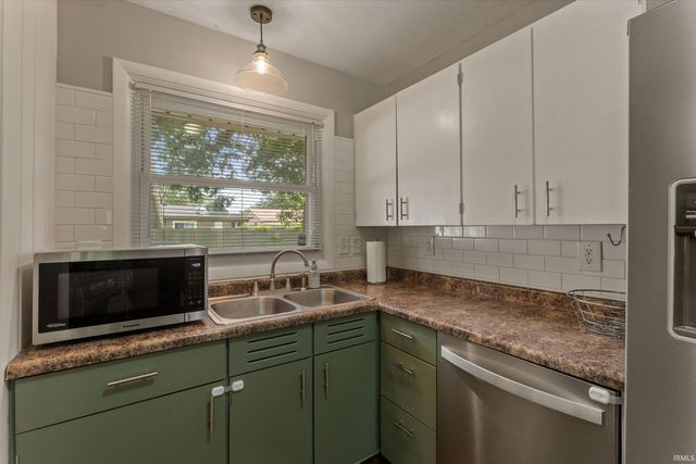 3426 Oxford Lane, South Bend, IN 46615