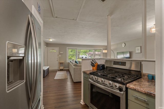 3426 Oxford Lane, South Bend, IN 46615