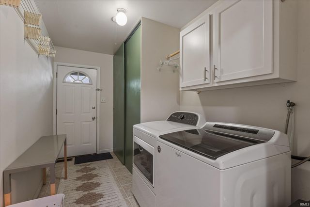 3426 Oxford Lane, South Bend, IN 46615