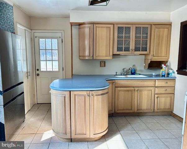 29 FOX ST, Port Elizabeth, NJ 08348