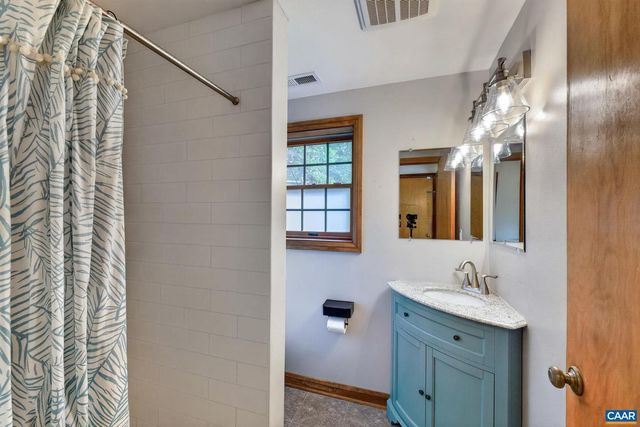 7 MULLIGAN DR, Palmyra, VA 22963