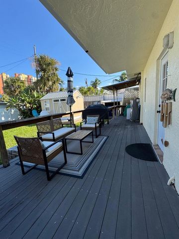 256 E 24th Street, Riviera Beach, FL 33404
