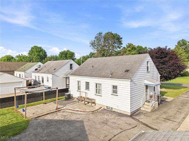95 Westview Avenue, Hubbard, OH 44425