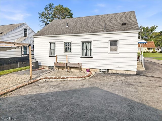 95 Westview Avenue, Hubbard, OH 44425