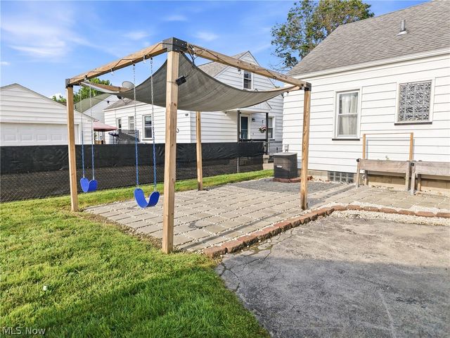 95 Westview Avenue, Hubbard, OH 44425