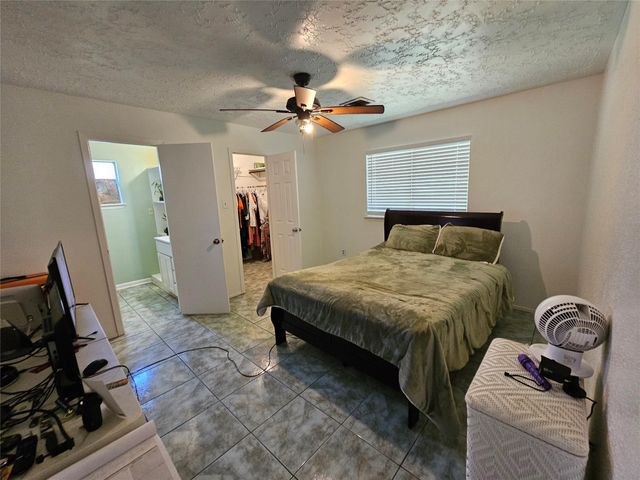 1019 Woodbridge Avenue, Pearland, TX 77584