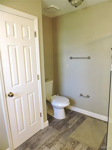 16735 Chesterfield Manor Drive, Chesterfield, MO 63005