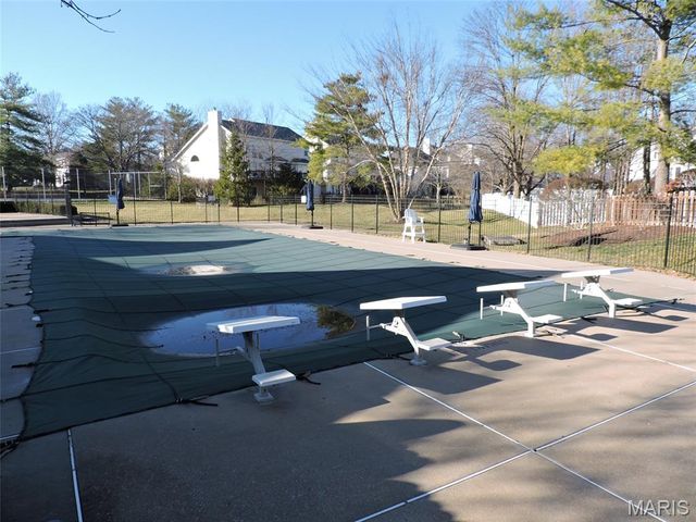 16735 Chesterfield Manor Drive, Chesterfield, MO 63005