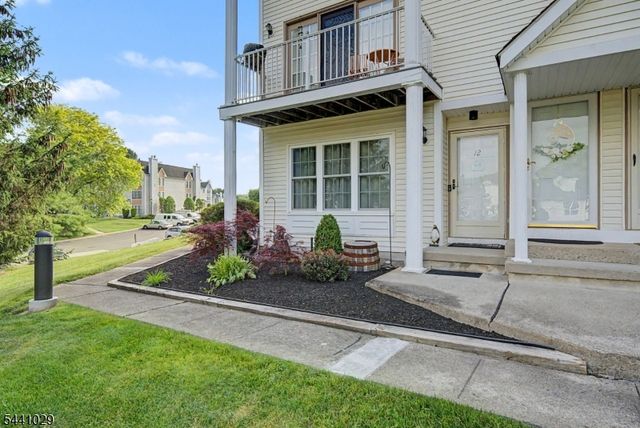 12 Amherst Ct, Hamburg Boro, NJ 07419